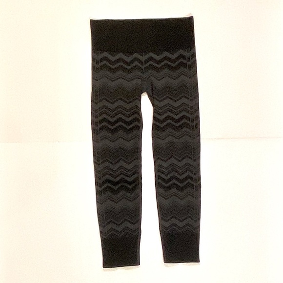 LULULEMON ATHLETICA Black/Gray Leggings Size 6 - Picture 1 of 3